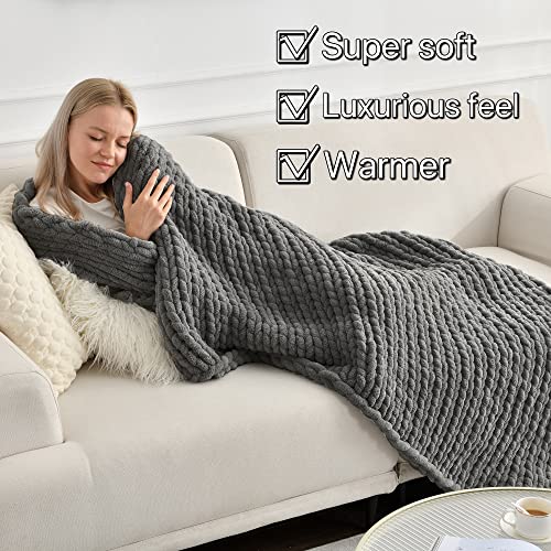 Maetoow Tighter Version Chenille Chunky Knit Blanket Throw （40×50 Inch）, Handmade Warm & Cozy Blanket Couch, Bed, Home Decor, Soft Fleece Banket, Boho Thick Blankets and Giant Yarn Throws，Dark Grey