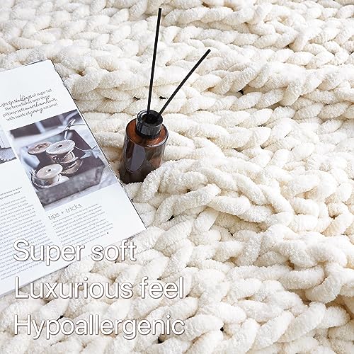 Maetoow Chenille Chunky Knit Blanket Throw （40×50 Inch）, Handmade Warm & Cozy Blanket Couch, Bed, Home Decor, Soft Breathable Fleece Banket, Christmas Thick and Giant Yarn Throws, Cream