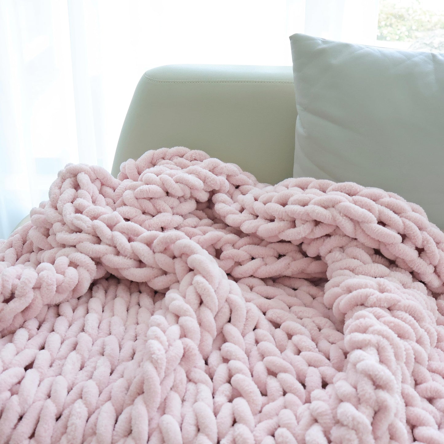 Maetoow Chenille Chunky Knit Blanket Throw （40×50 Inch）, Handmade Warm & Cozy Blanket Couch, Bed, Home Decor, Soft Breathable Fleece Banket, Christmas Thick and Giant Yarn Throws, Light Pink